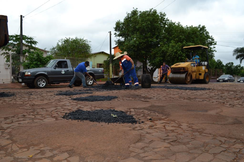 Ações no bairro Neri Cavalheiro mobilizam equipes da Prefeitura 